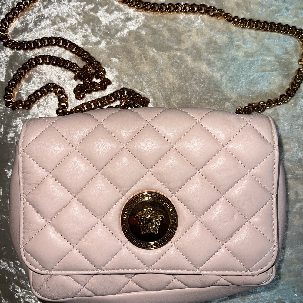 NEW VERSACE QUILTED LEATHER PINK MEDUSA HEAD SMALL FLAP CROSSBODY BAG